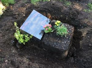 Grabgestaltung Beispiel - Der Urnenhügel